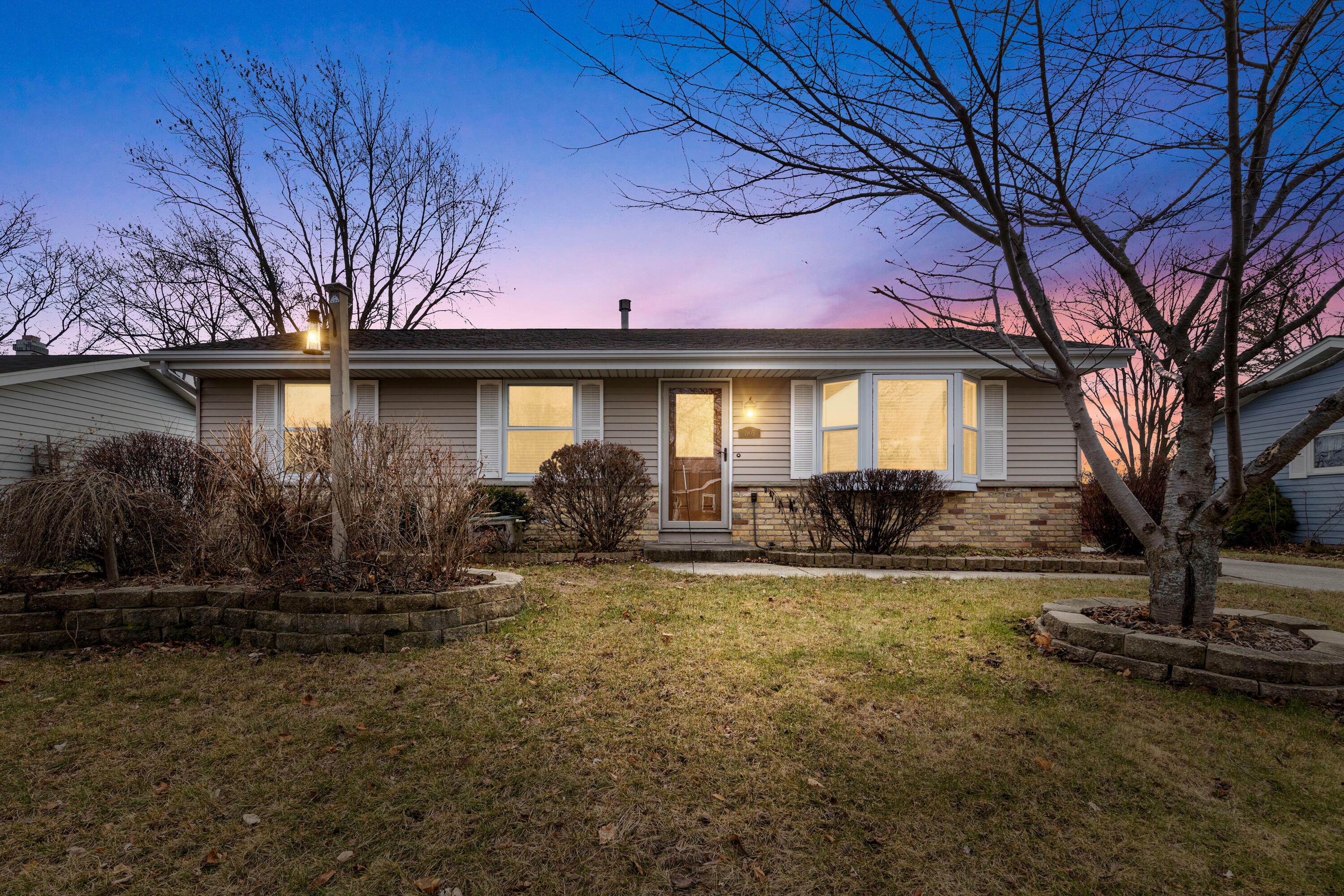 Property Photo:  1905 Hemlock St  WI 53090 