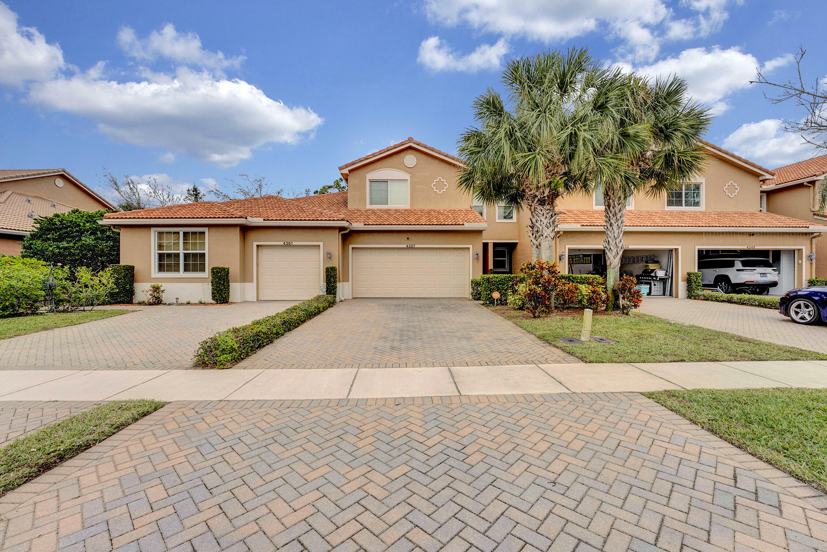 Property Photo:  4357 Colony View Drive  FL 33463 