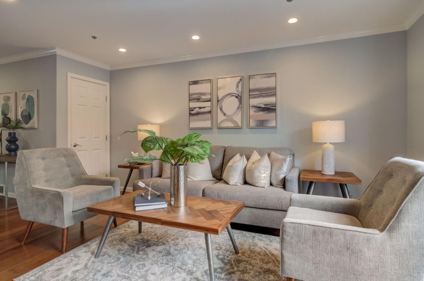 Property Photo:  1002 San Antonio Circle 22  CA 94014 