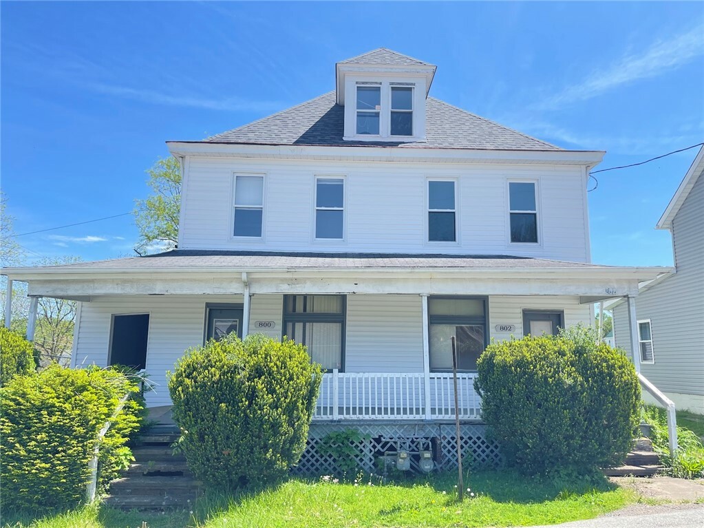 Property Photo:  800 Green St  PA 15419 