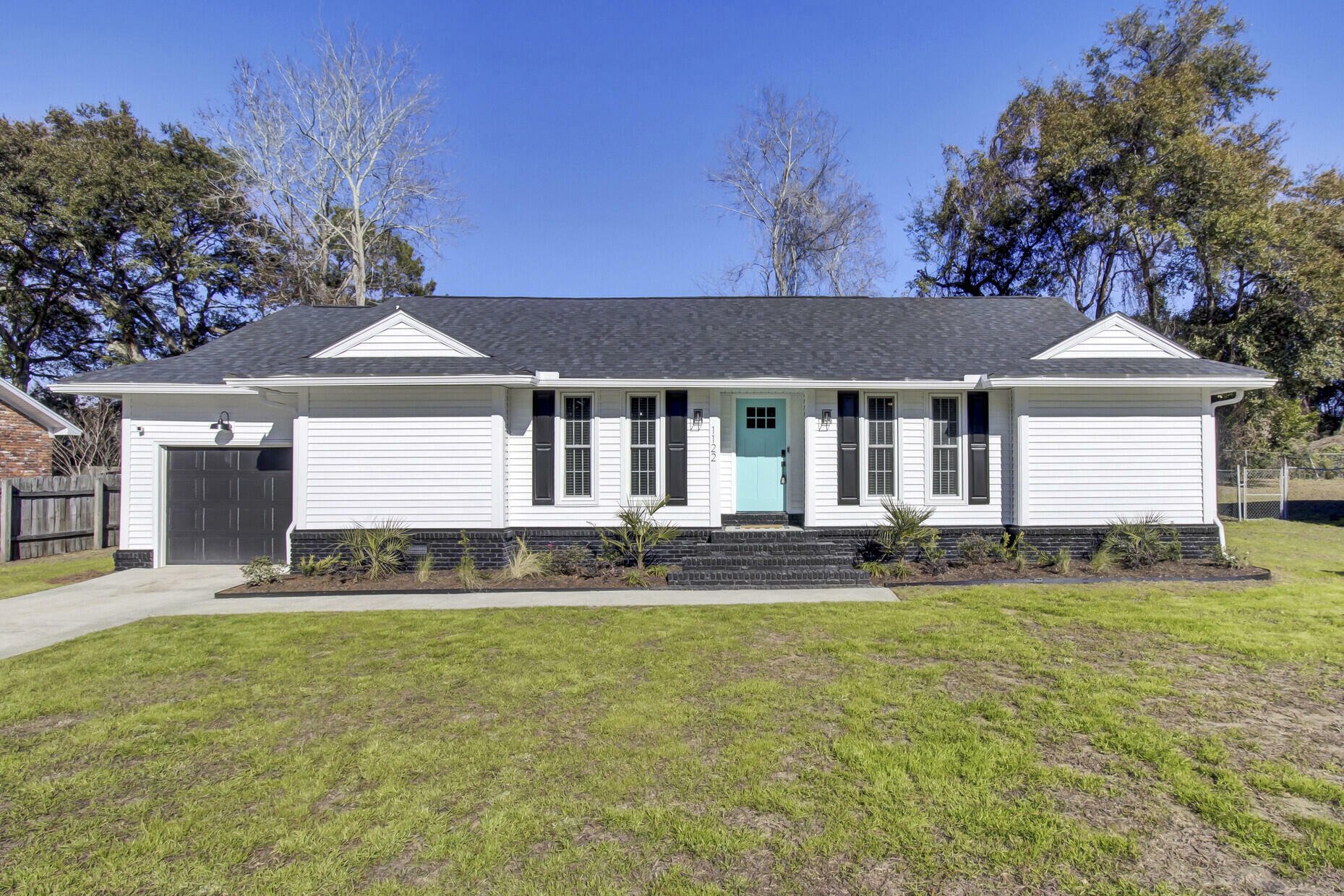 Property Photo:  1122 Rosemead Road  SC 29464 