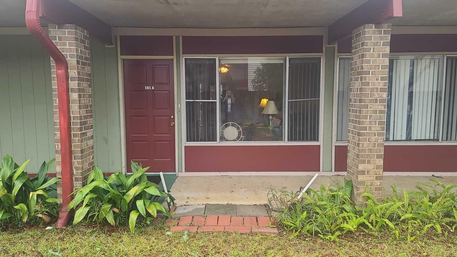 Property Photo:  210 Pelham Road Unit 101A  FL 32547 