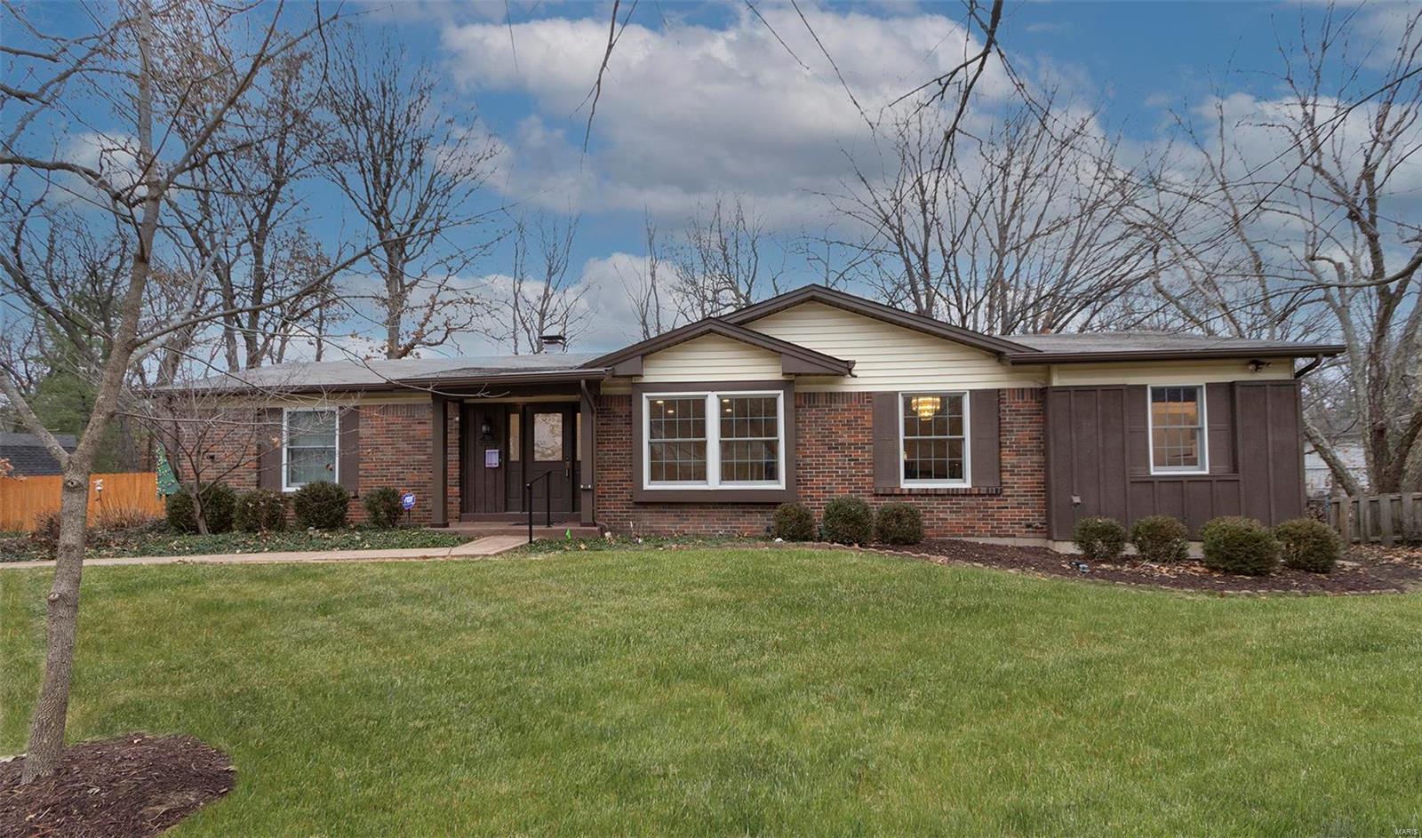 Property Photo: 359 Windsor Spring Drive MO 63122