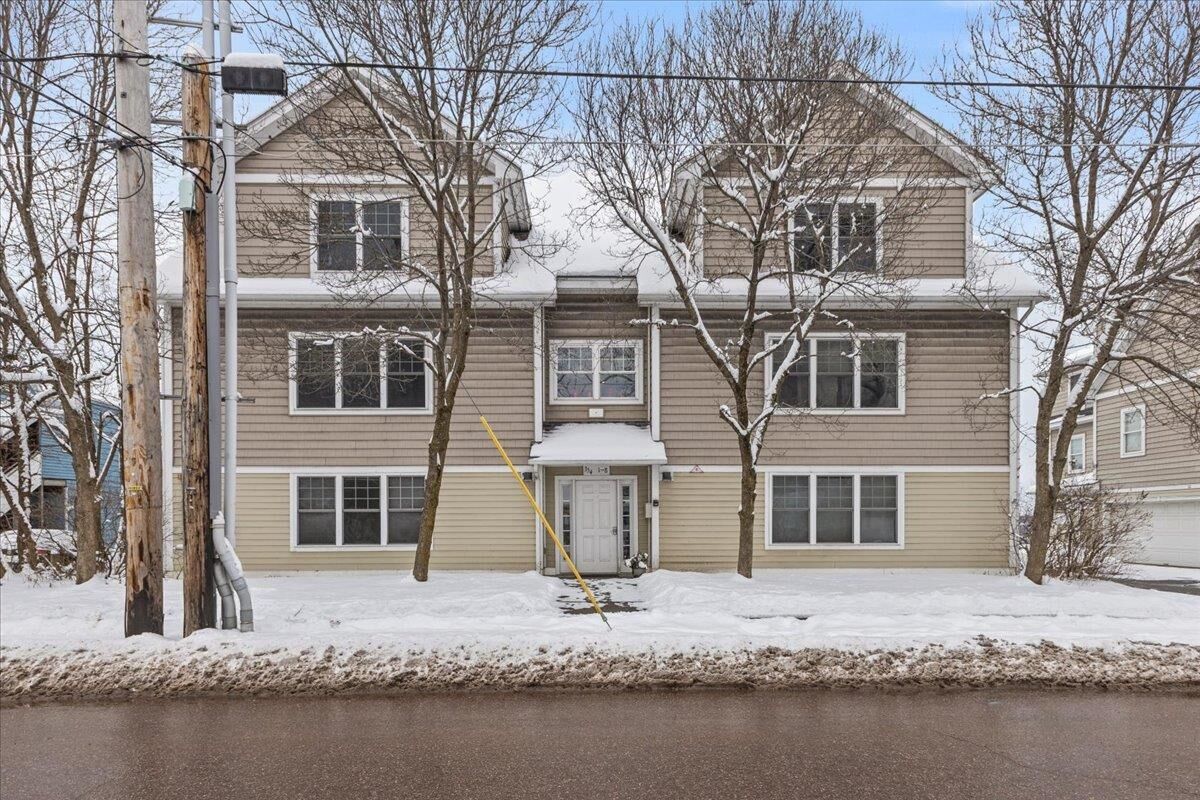 Property Photo: 354 Manhattan Drive 7 VT 05401