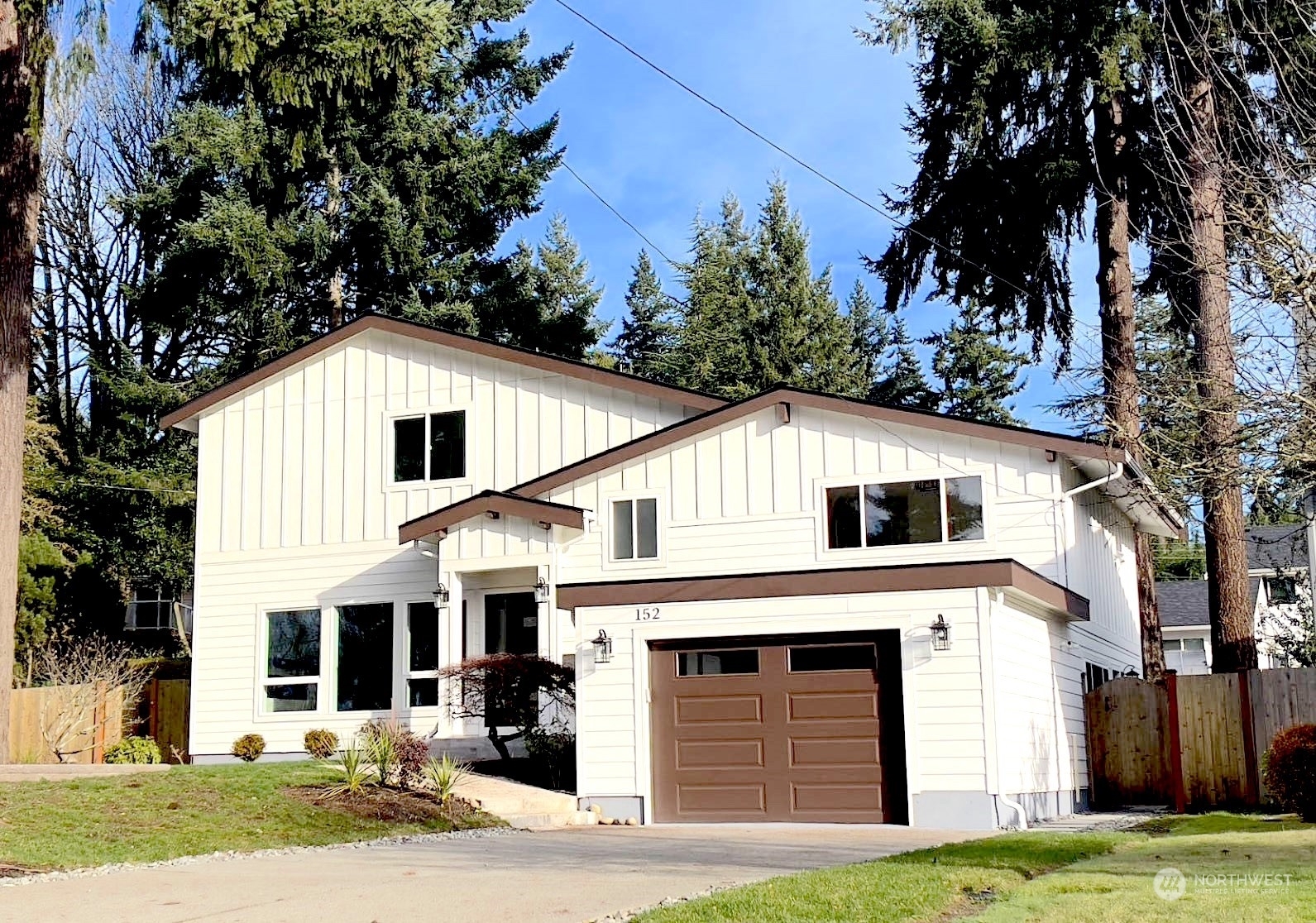 Property Photo:  152 154th Place NE  WA 98007 