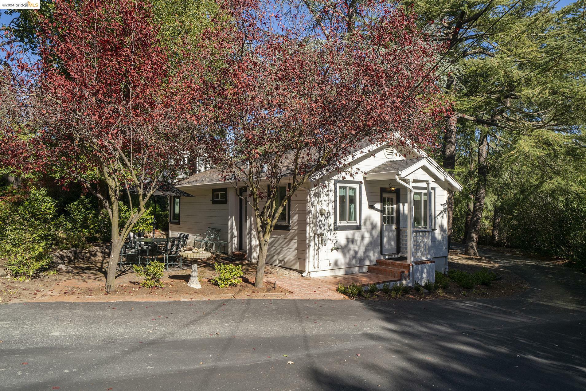 Property Photo:  2500 Lunada Ln  CA 94507 