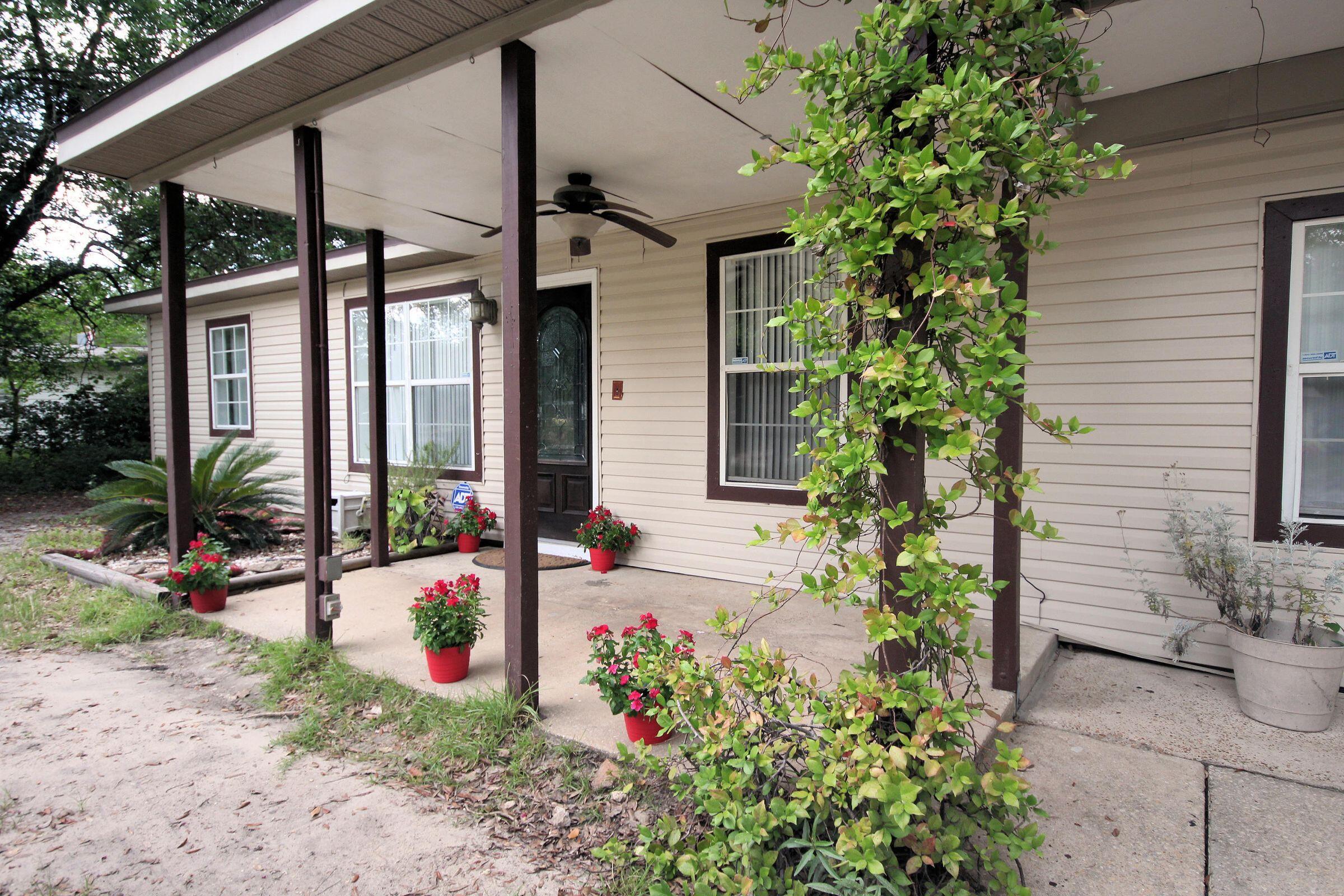 Property Photo: 500 Sheffield Road FL 32547