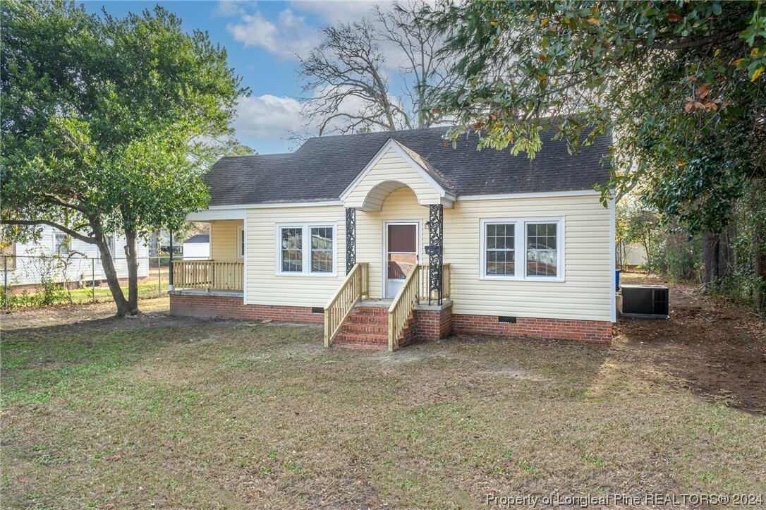 Property Photo:  2213 Bragg Boulevard  NC 28303 