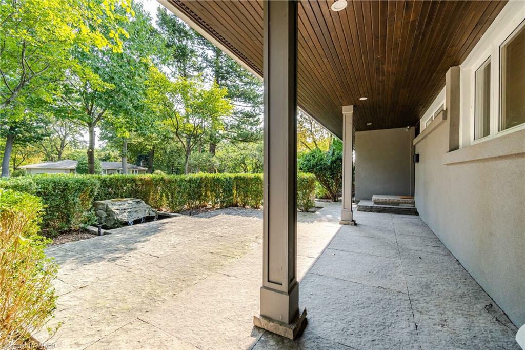 Photo de la propriété: 1590 Pinetree Crescent ON L5G 2S8