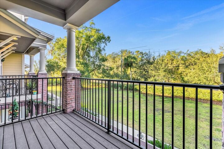 Property Photo: 824 Luarca Lane FL 32765
