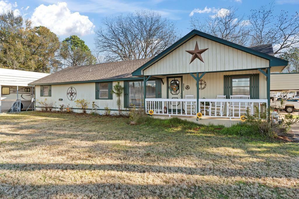 Property Photo:  207 John Thomas Drive  TX 75143 