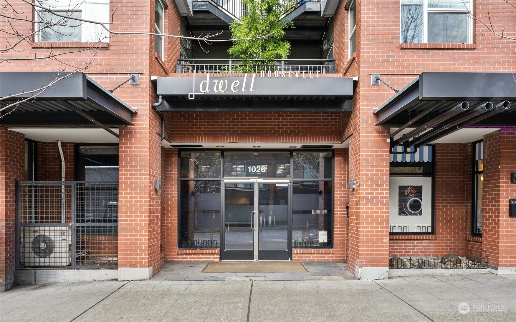 Property Photo:  1026 NE 65th Street 319  WA 98115 