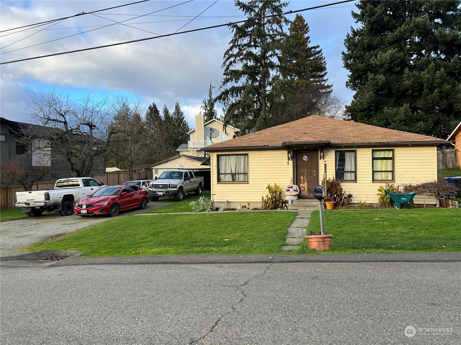 Property Photo:  1116 N 34th Street  WA 98056 