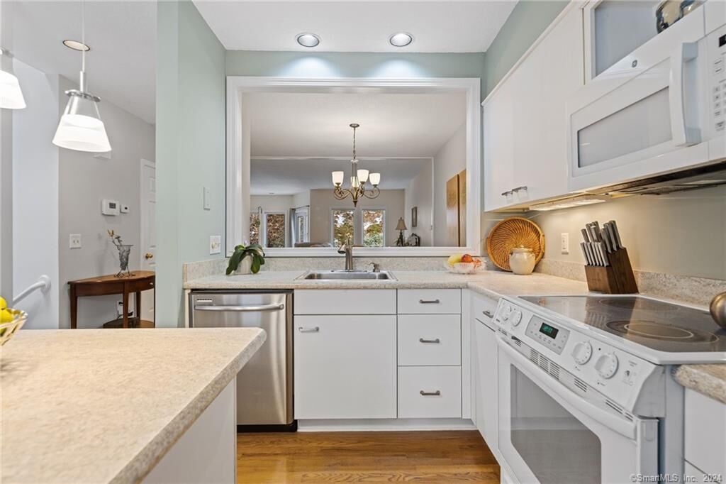 Photo de la propriété:  102 Winterbourne Lane  CT 06019 