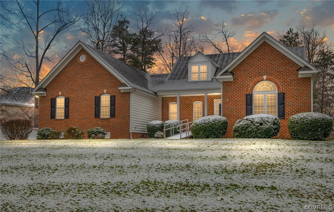 Property Photo: 9407 Colvincrest Drive VA 23116