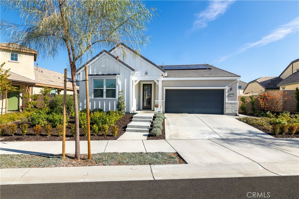 Property Photo:  39834 Abronia Ct  CA 92591 