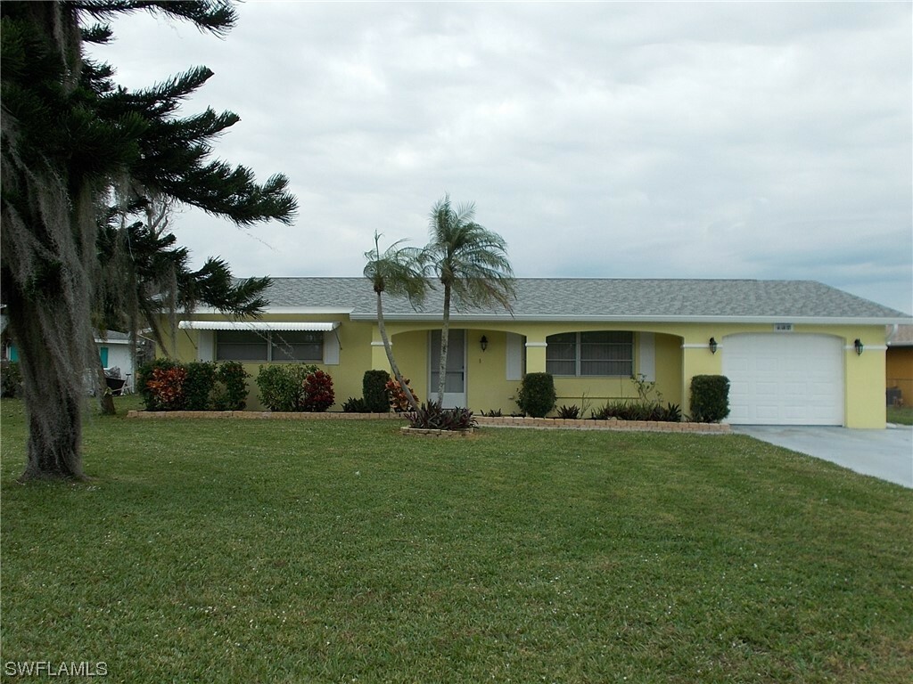 Property Photo:  137 W Lake Drive  FL 33936 