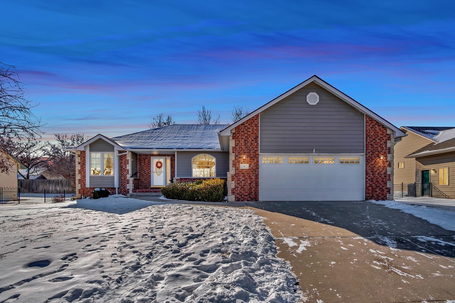 Property Photo:  8 S Kansas Ct  KS 67114 