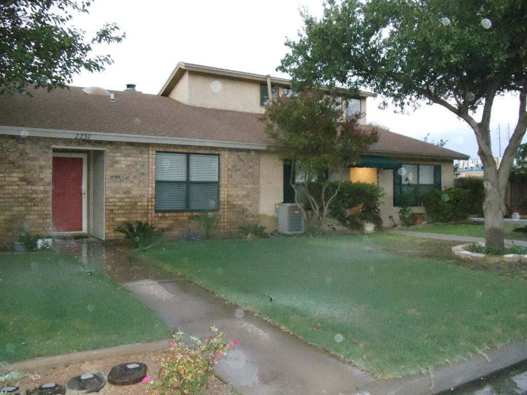 Property Photo:  2237 Valleyview Blvd  TX 76904 