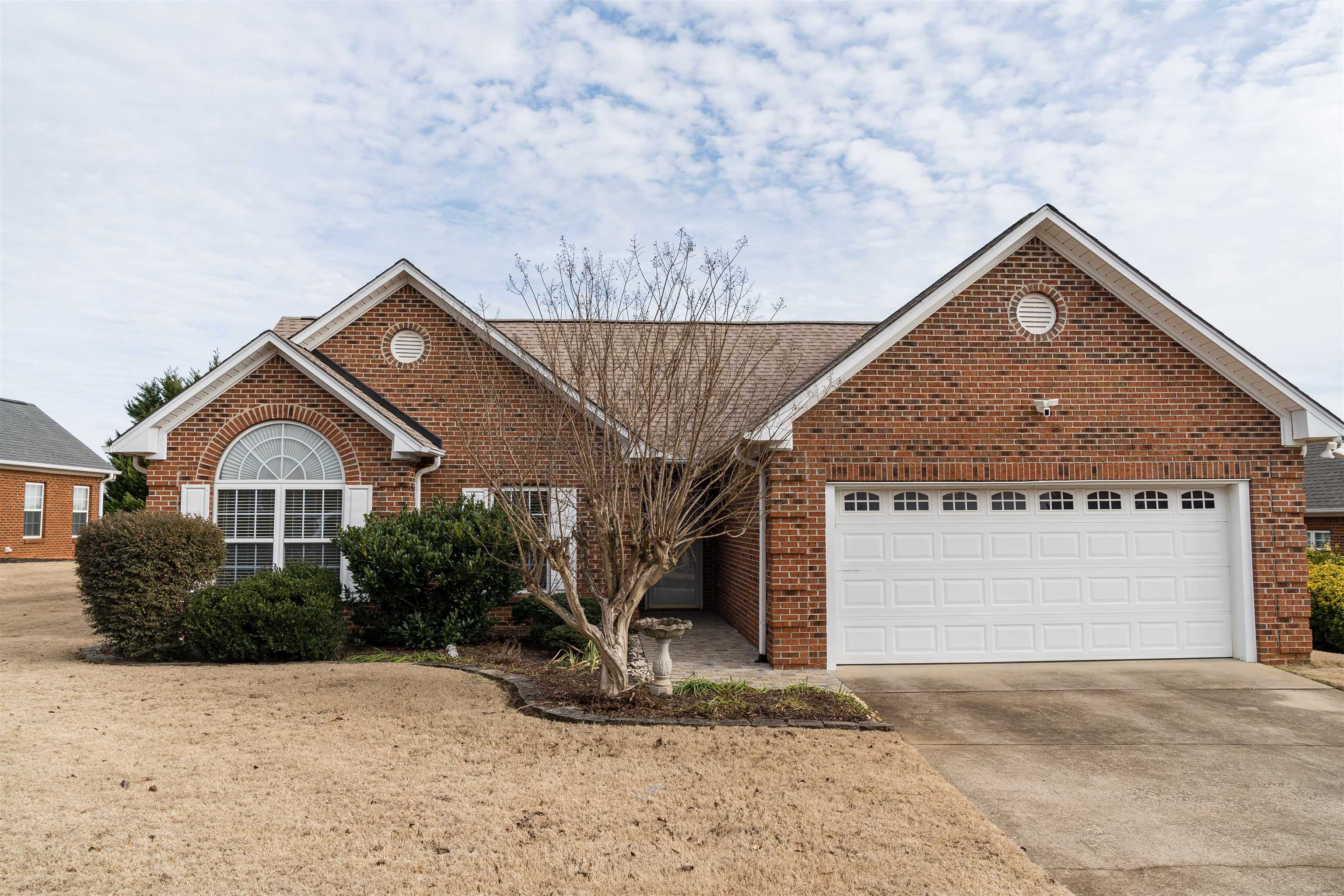 Property Photo:  426 Glen Crest Drive  SC 29369 