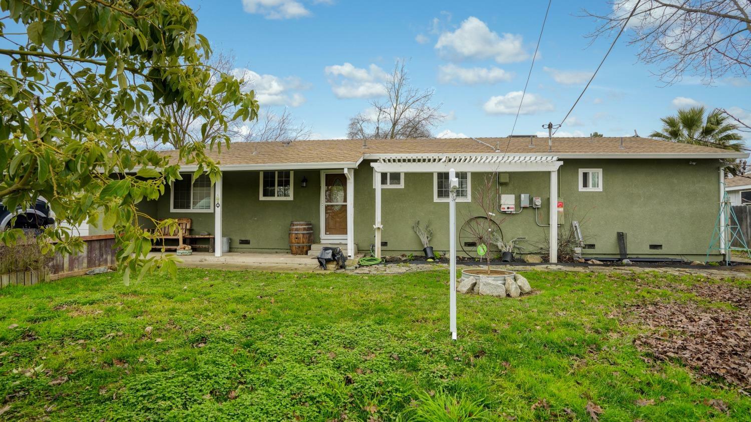 Property Photo:  614 N Street  CA 95673 