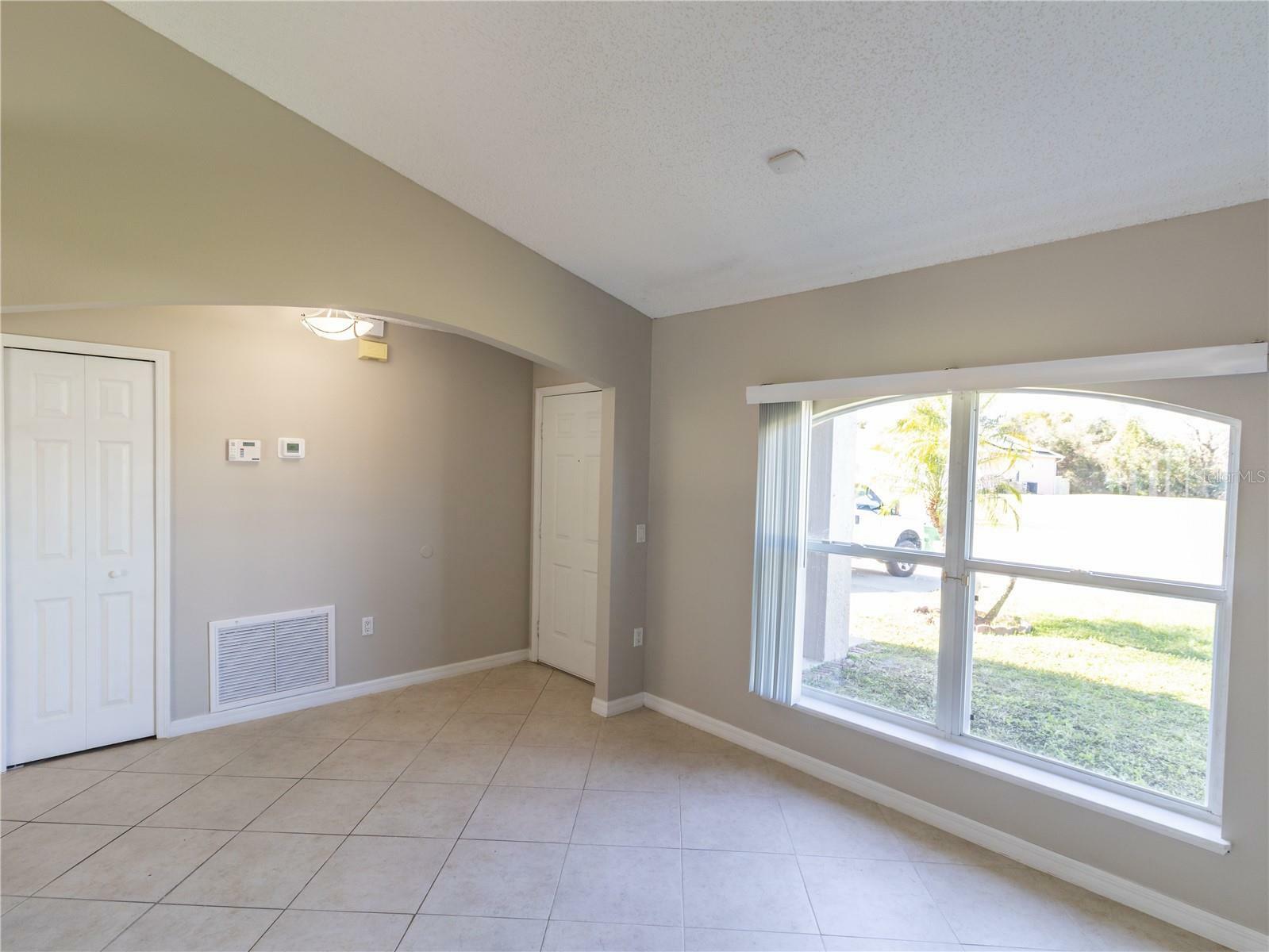 Property Photo:  2721 E Dorchester Drive  FL 32738 