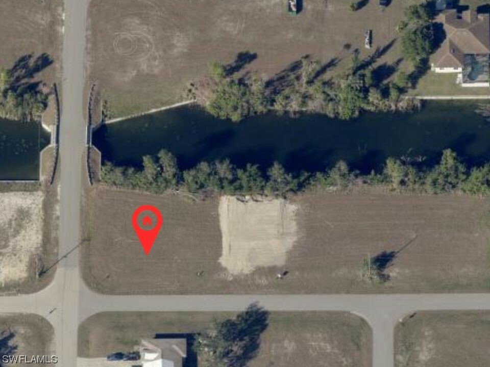 Property Photo:  419 NE 31st Street  FL 33909 