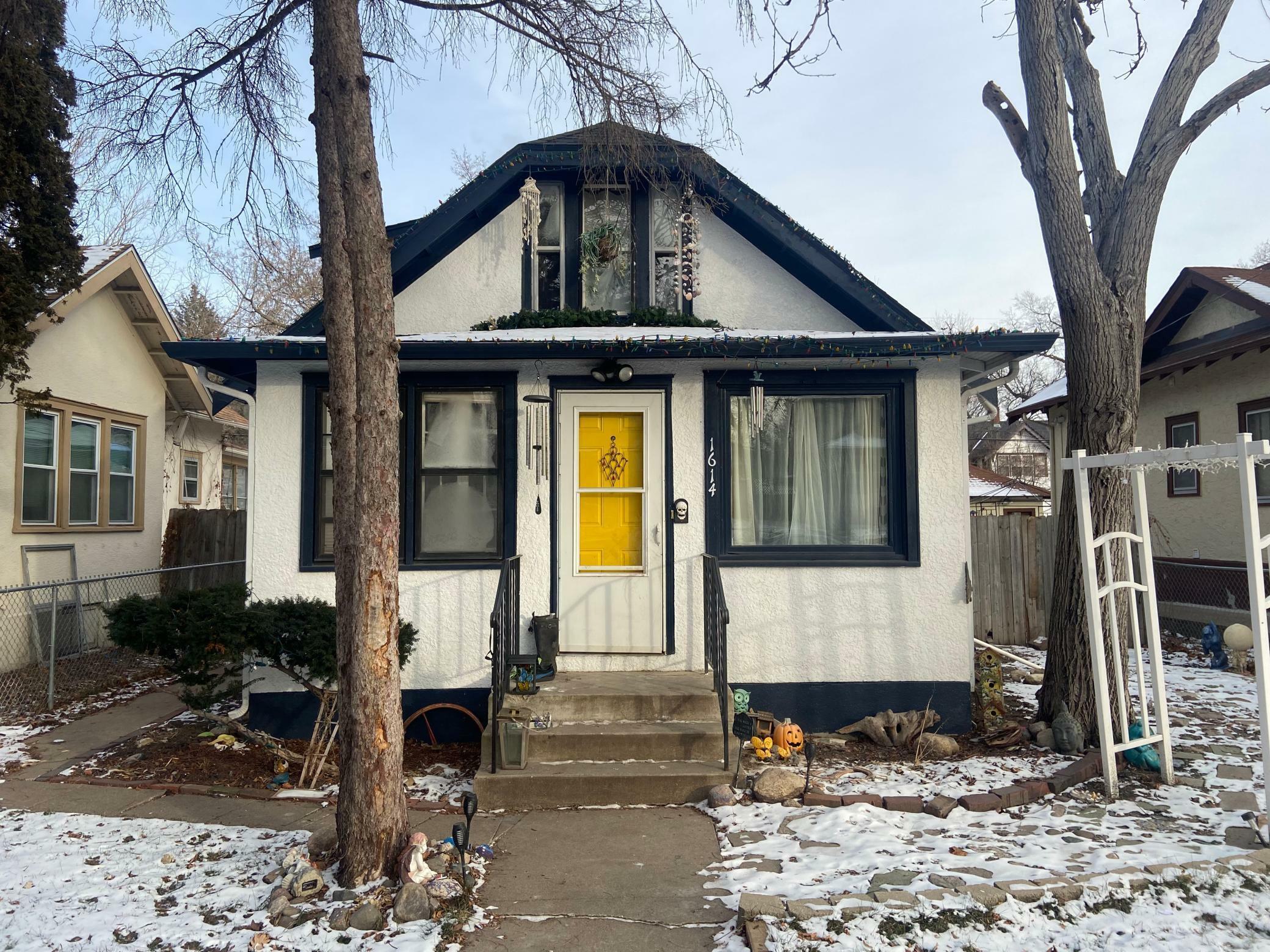 Property Photo: 1614 Oliver Avenue N MN 55411