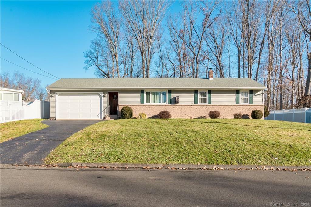 421 4th Ridge Road  Wallingford CT 06492 photo