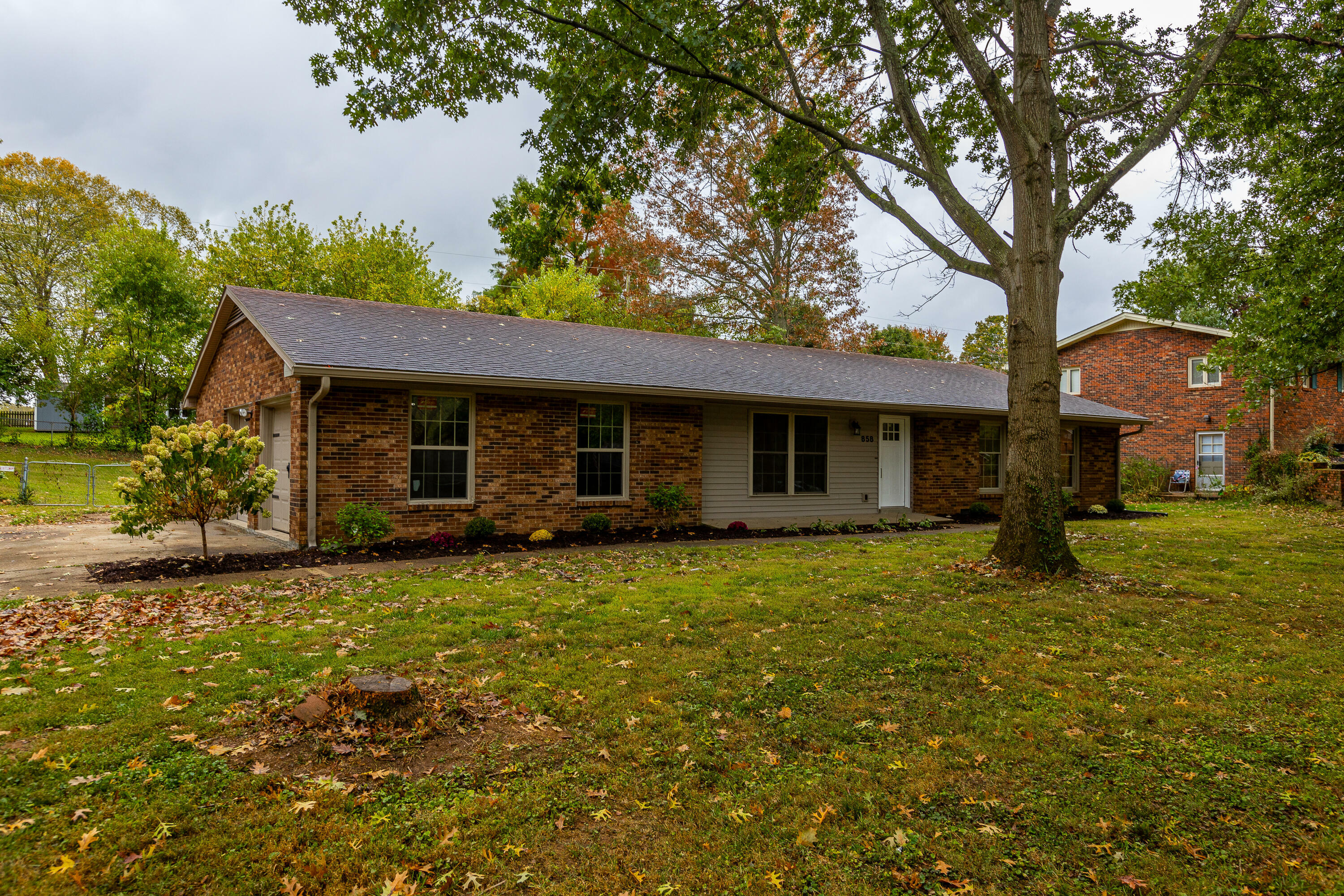 Property Photo:  858 Springhill Lane  KY 40601 