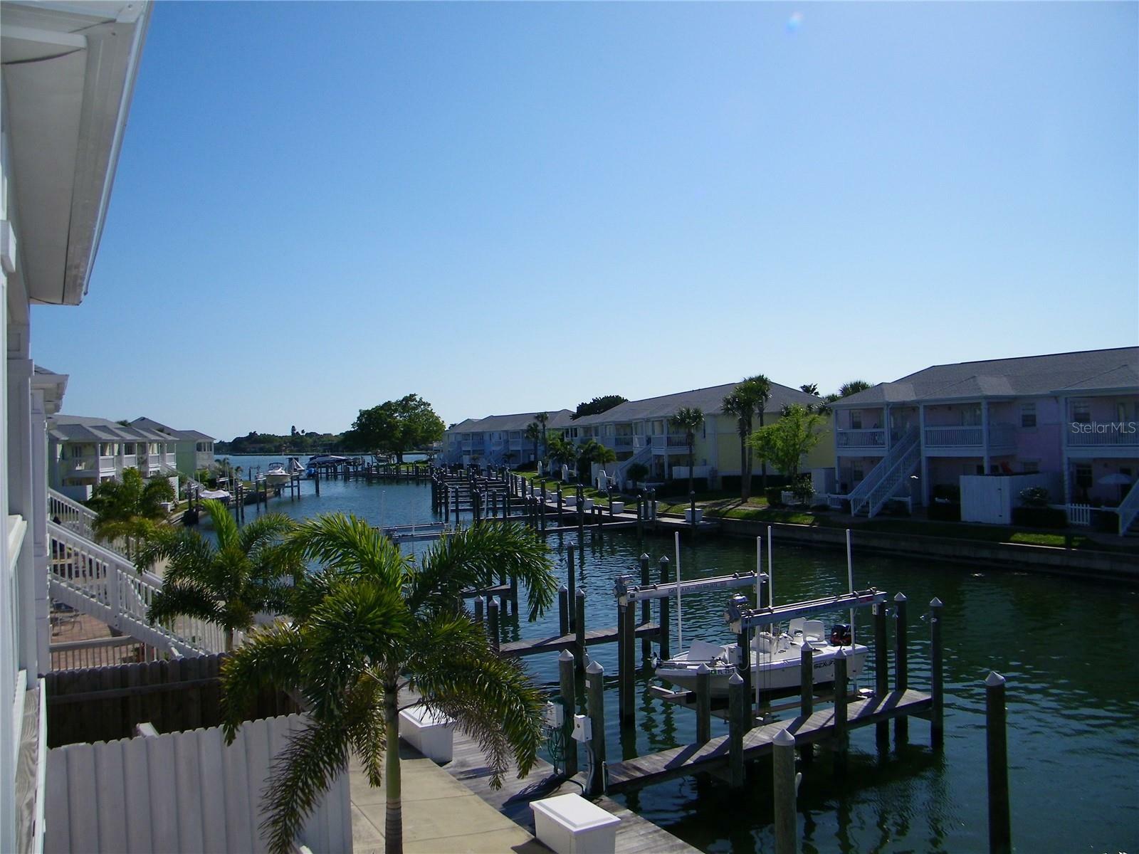 Property Photo:  5135 Coquina Key Drive SE  FL 33705 