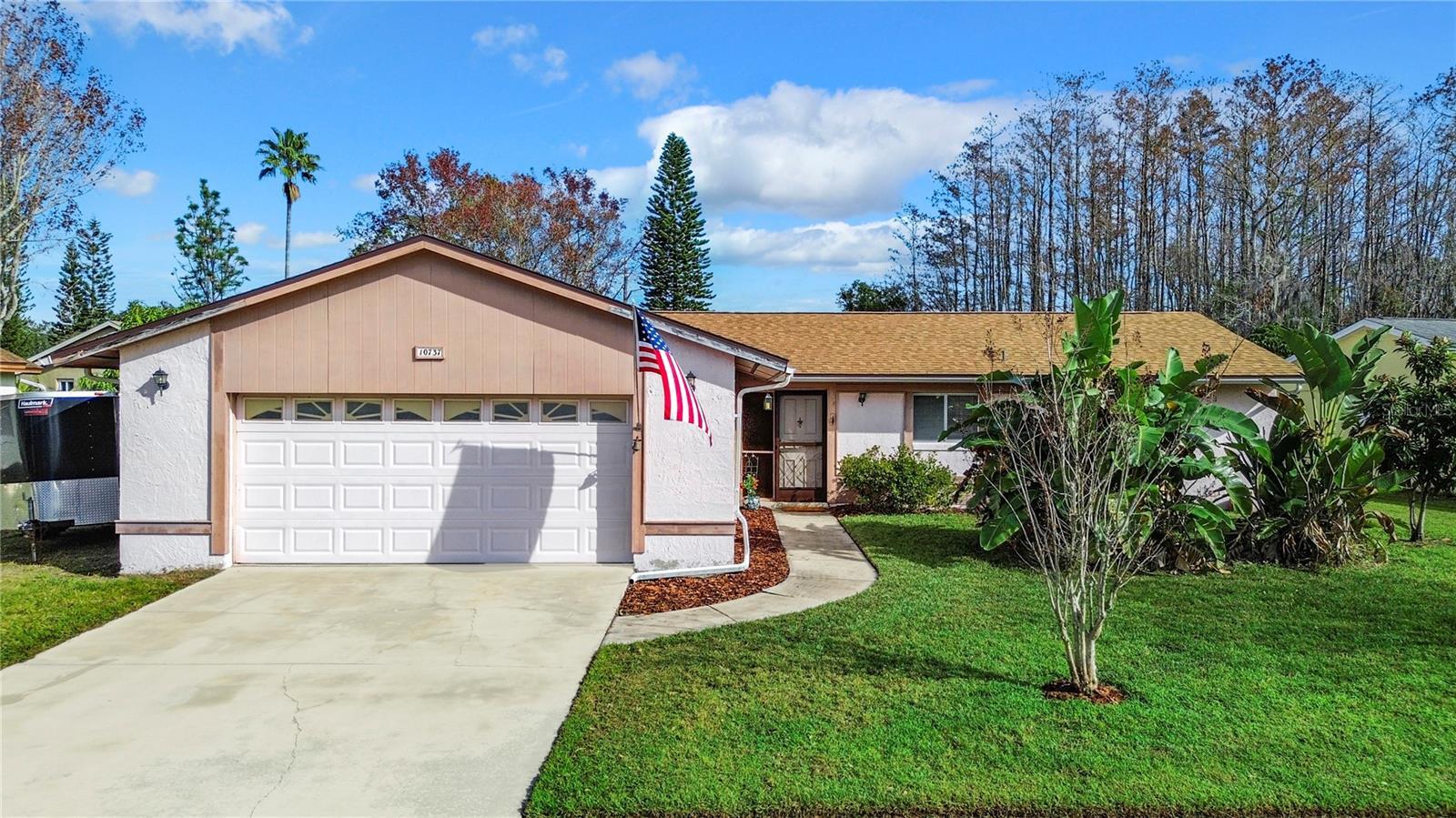 Property Photo: 10737 Larissa Street FL 32821