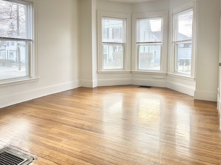 Property Photo: 5 Concord St 5 MA 01760