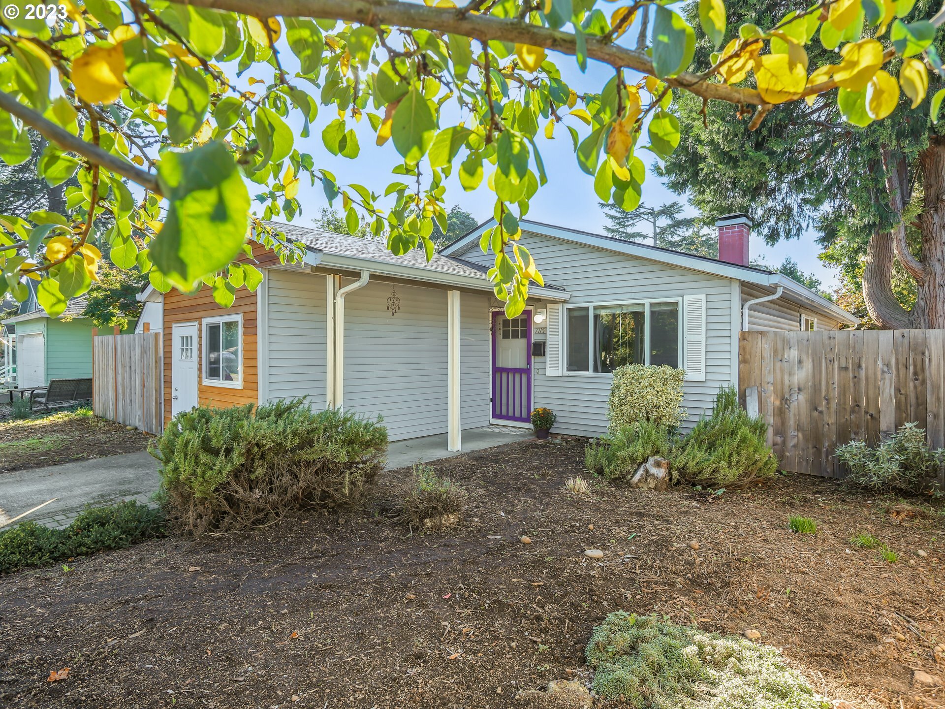 Property Photo:  7115 SE 70th Ave  OR 97206 