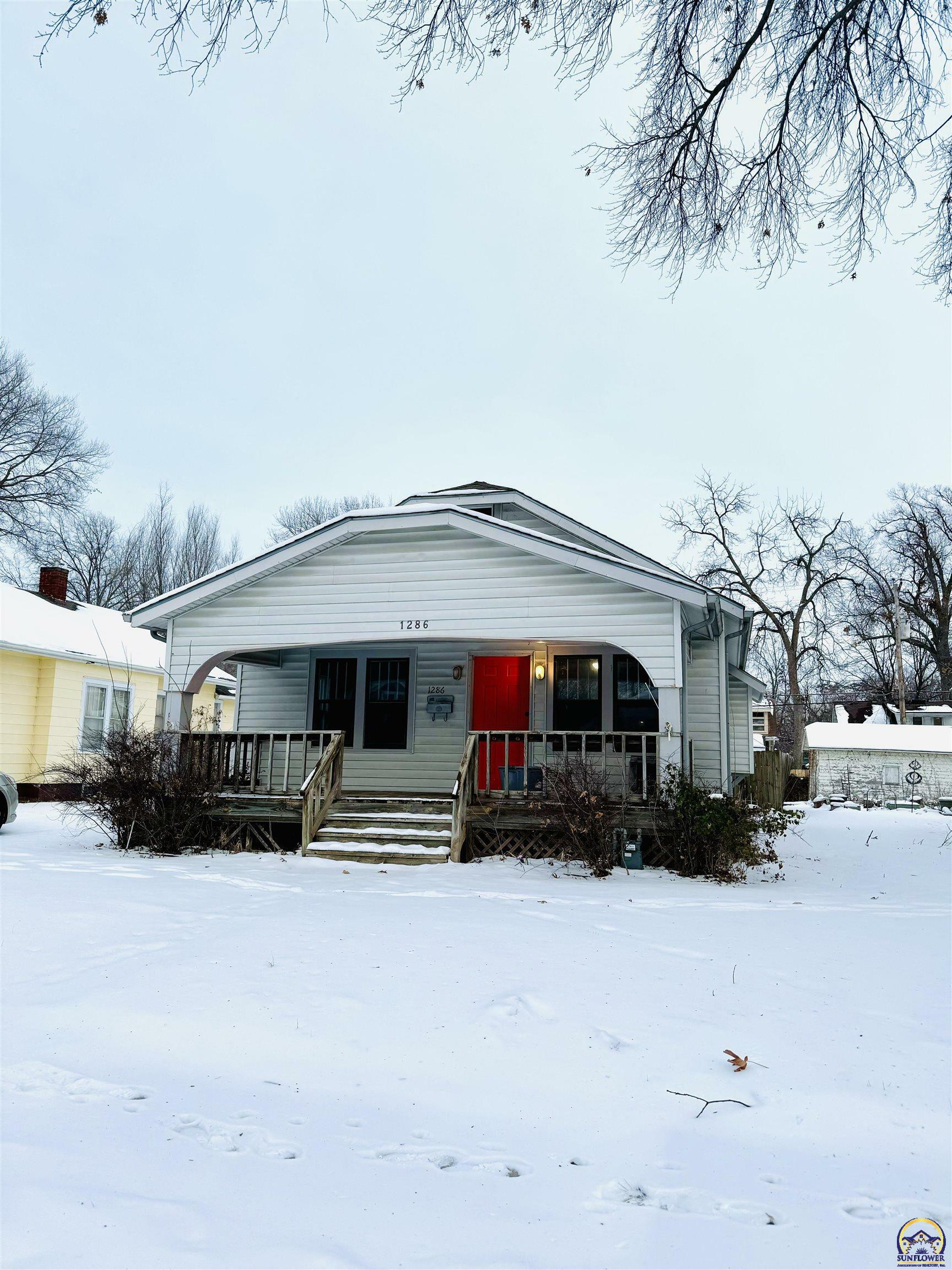 Property Photo:  1286 SW Wayne Ave  KS 66604 