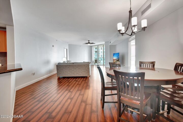 Property Photo: 231 Riverside Drive 604 FL 32117