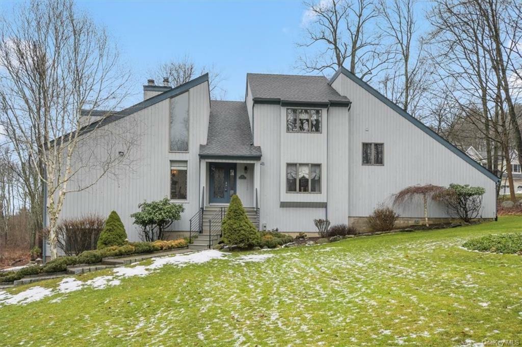 Property Photo:  22 Hillside Trail  NY 10541 