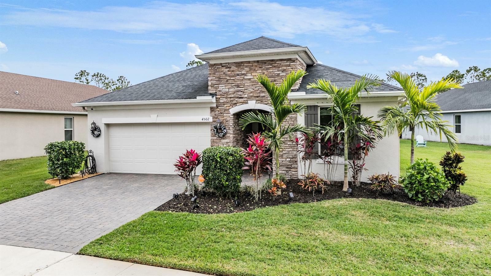 Property Photo:  4502 Roycroft Terrace  FL 34219 