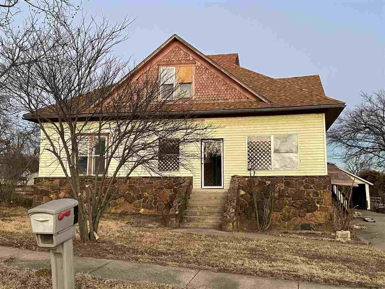 Property Photo:  109 Walnut Street  OK 74641 