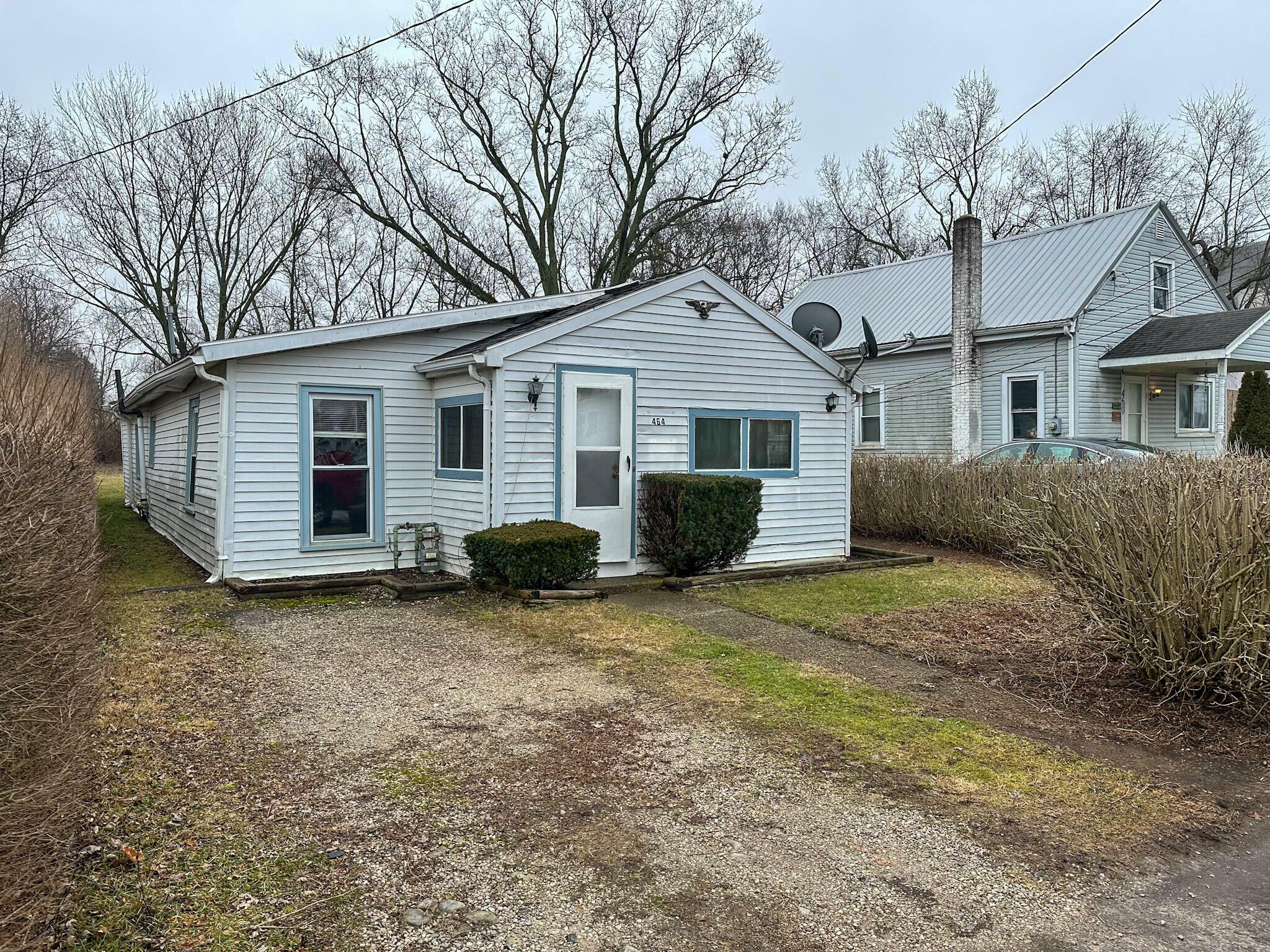 Property Photo:  464 N Grand Avenue  OH 43302 