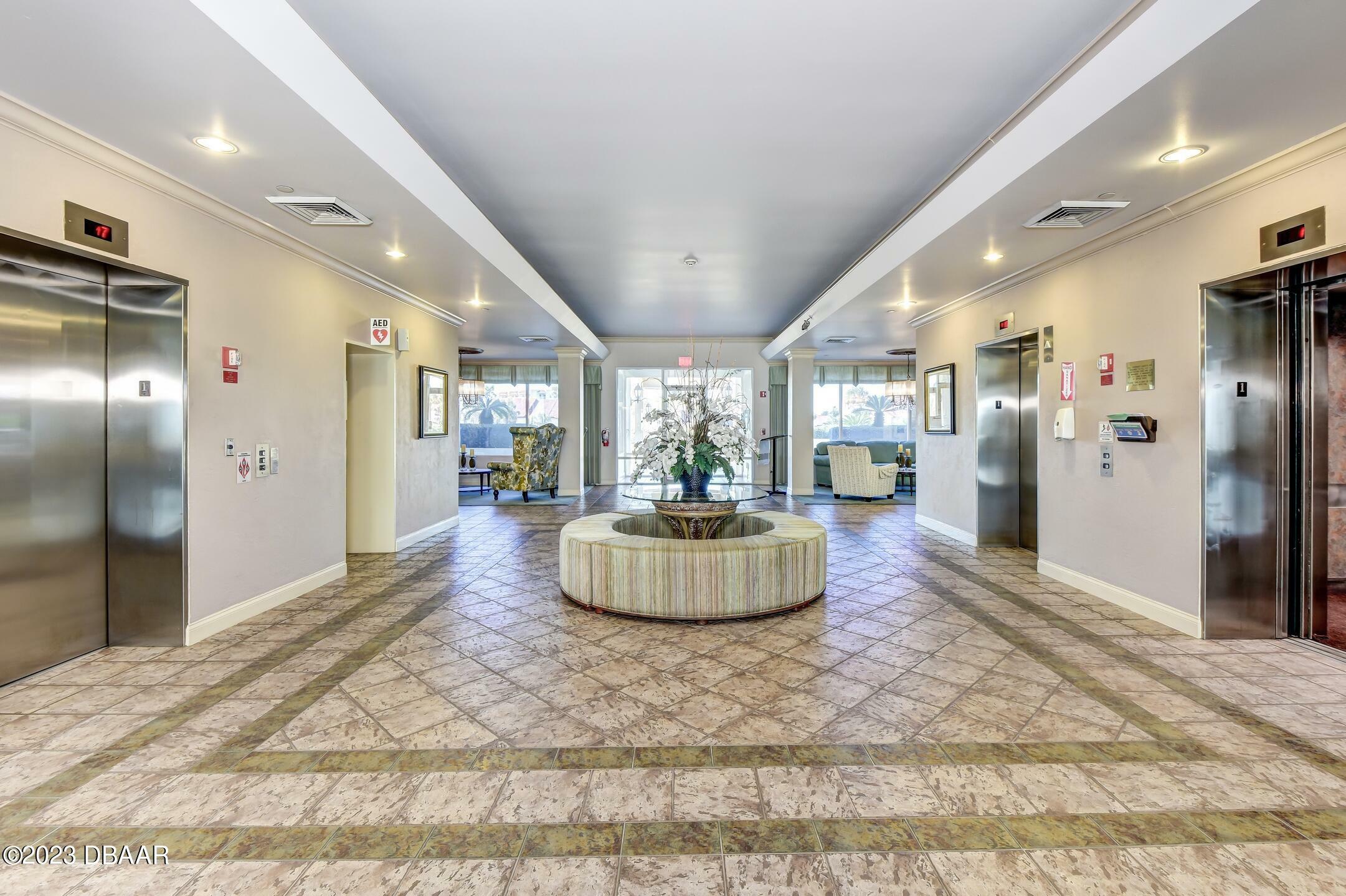 Property Photo: 2937 S Atlantic Avenue FL 32118