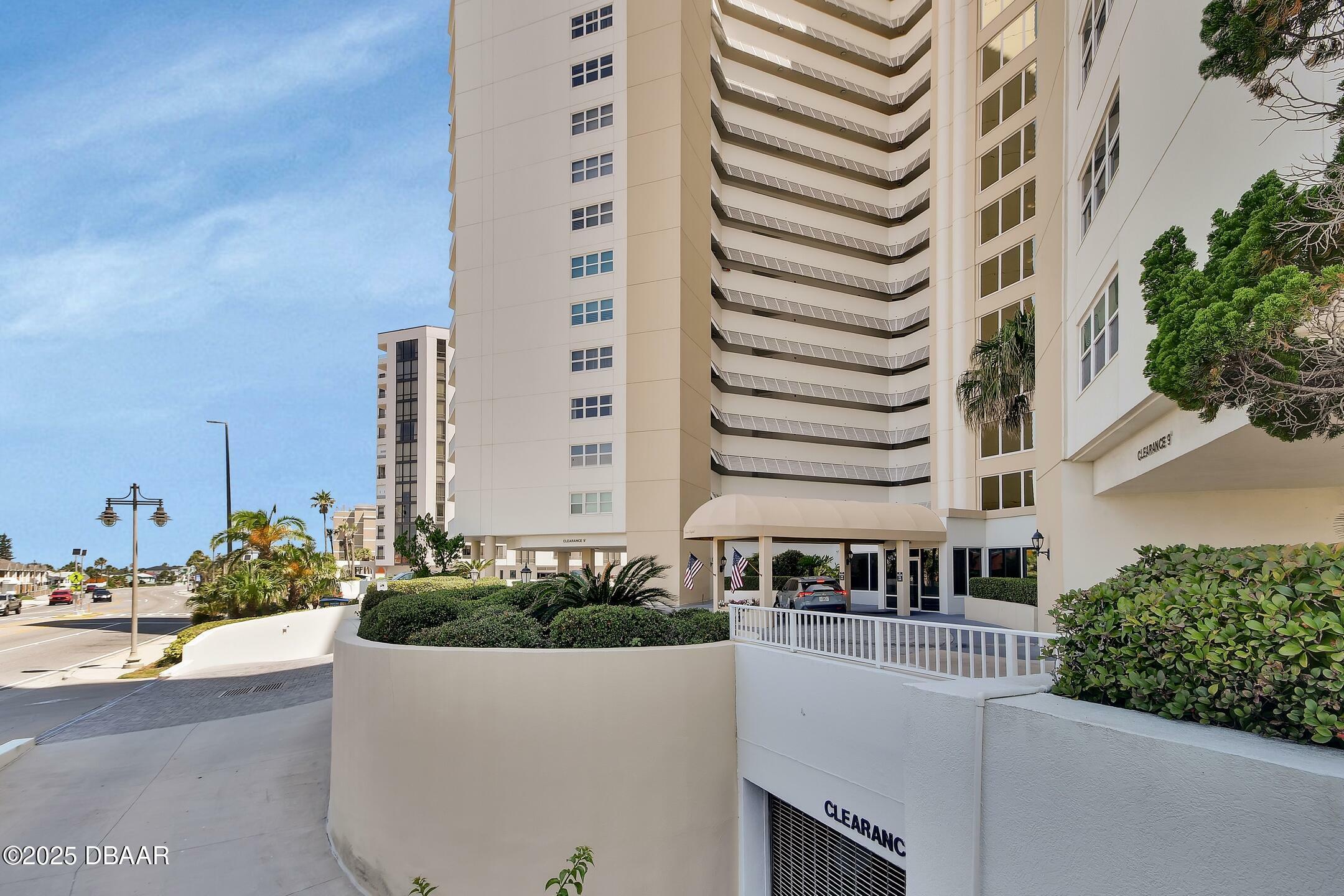 Property Photo: 2937 S Atlantic Avenue FL 32118