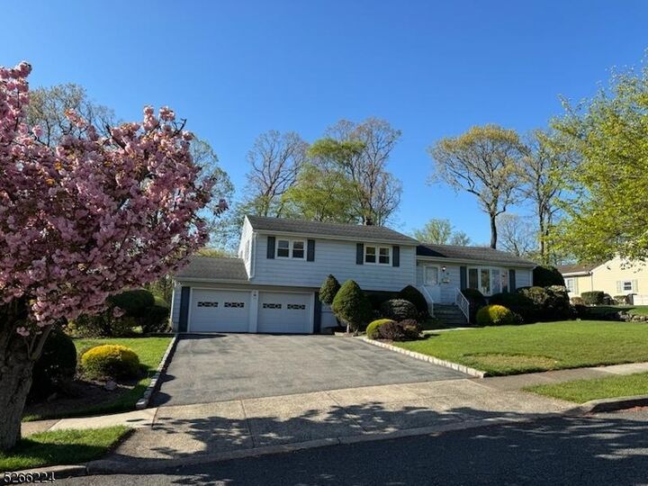15 Mandon Dr  Wayne Twp. NJ 07470 photo