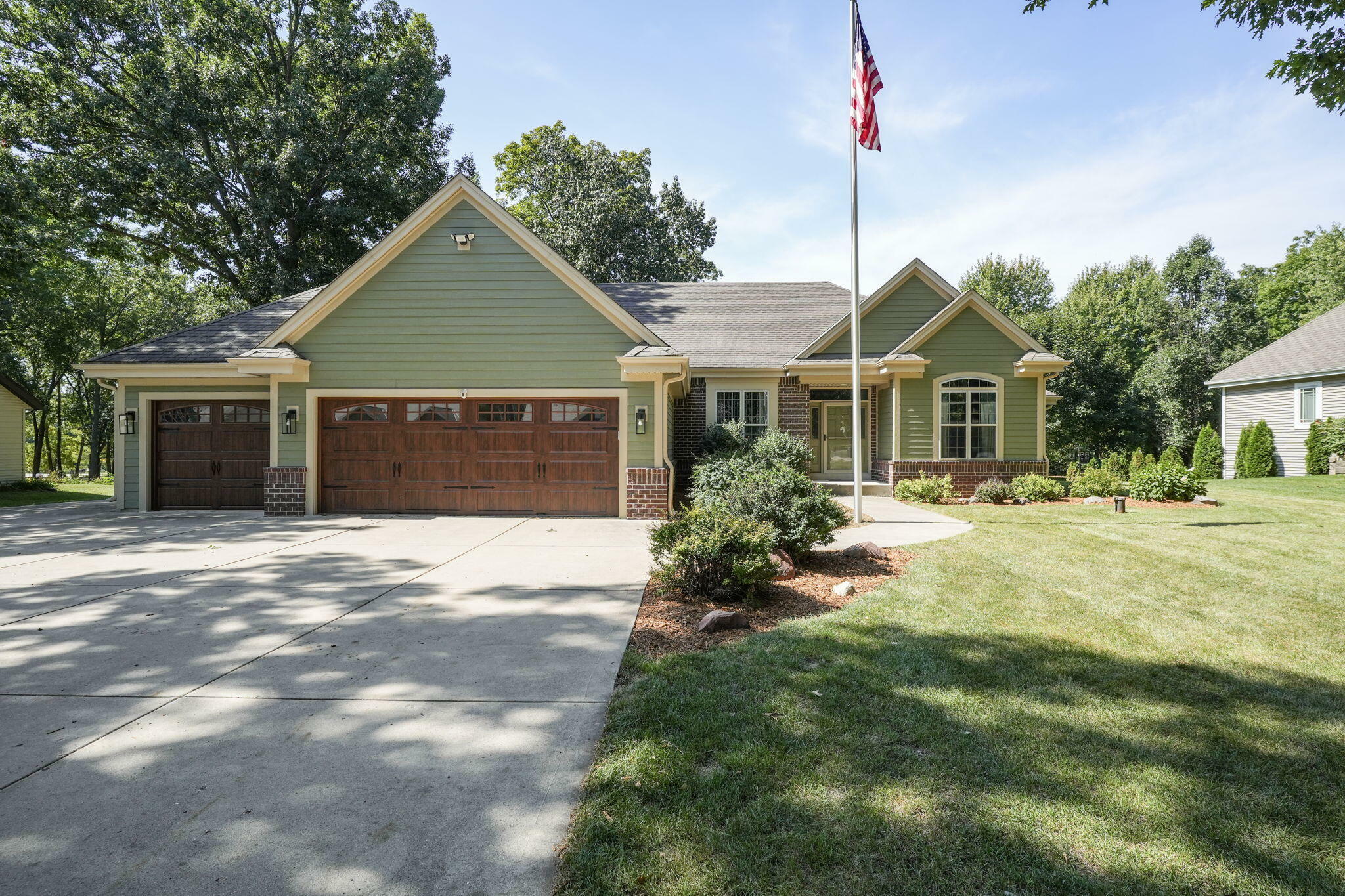 Property Photo: 9153 N Eastwood Dr WI 53120