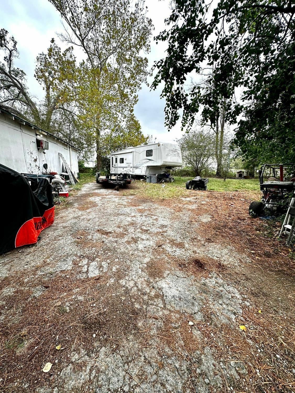 Property Photo:  5510 Cole Rd  TX 77708 