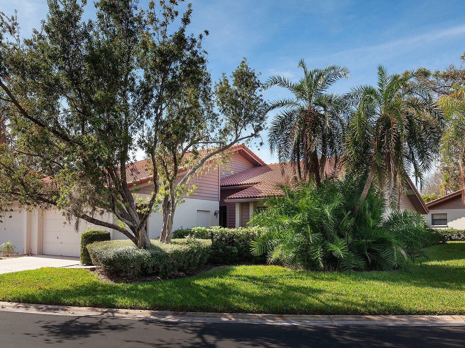 Property Photo:  4005 Wilshire Circle E 74  FL 34238 