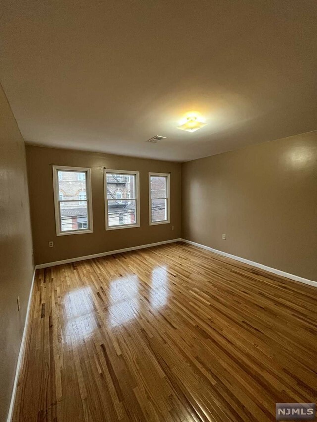 Property Photo:  243 Oliver Street 2  NJ 07105 