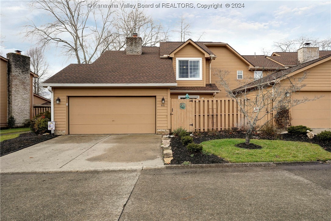Property Photo: 901 Oakbridge Drive WV 25526