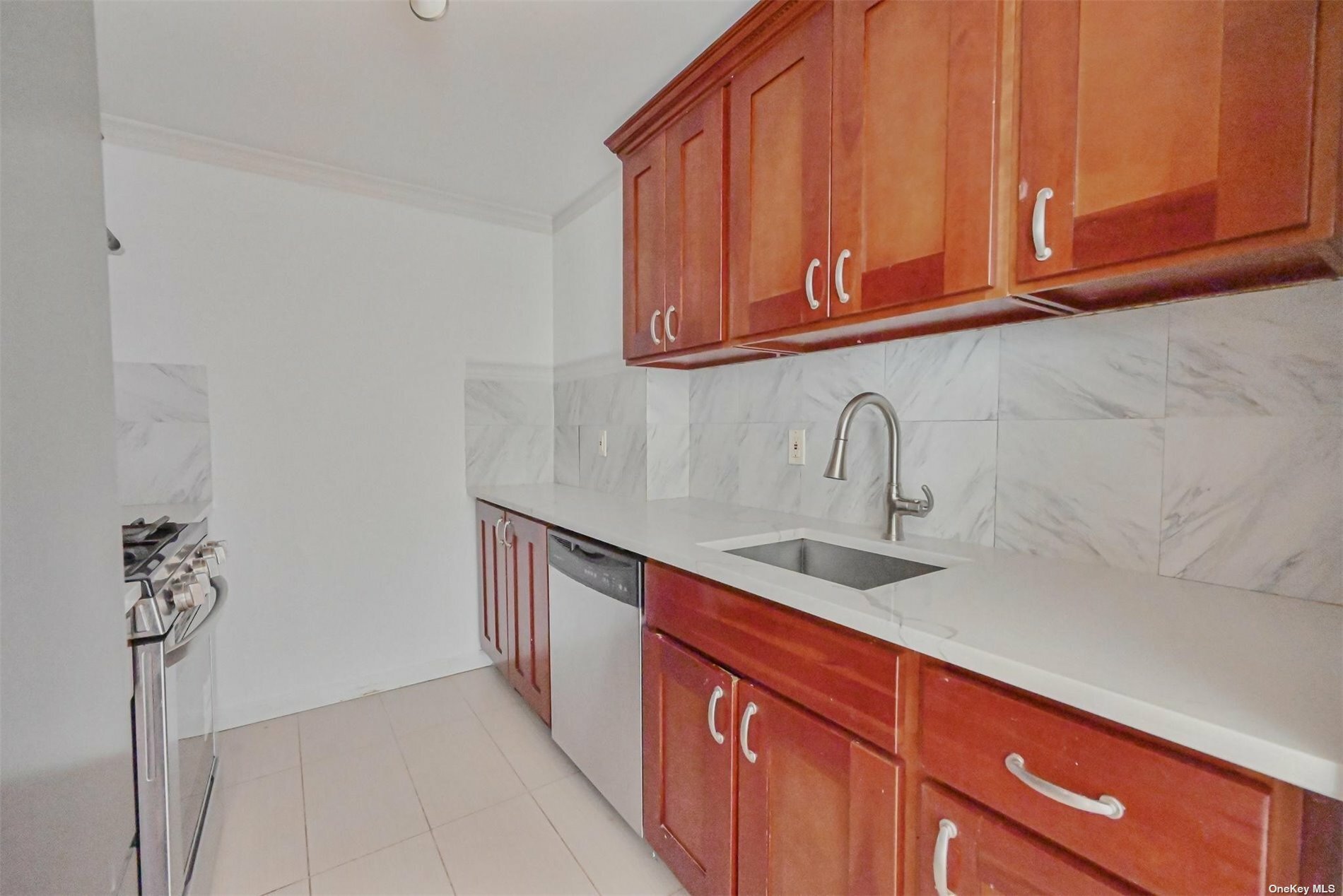 Property Photo:  63-14 Queens Boulevard 7B  NY 11377 