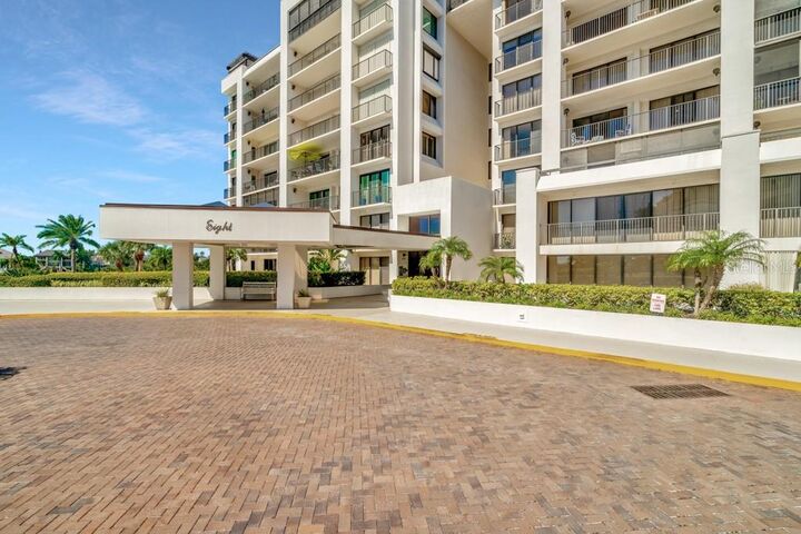 Property Photo:  8 Belleview Boulevard 606  FL 33756